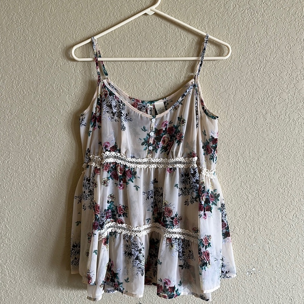Women’s Rose Shirt Size Small Floral with Buttons Blouse Like